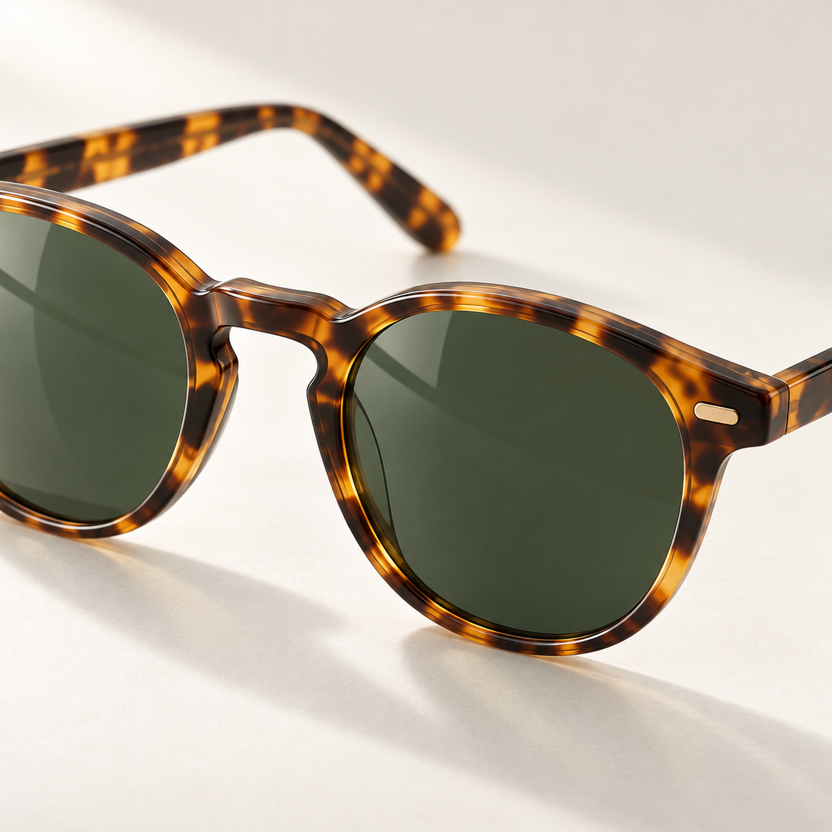 Shadevera Cove Panto sunglasses, honey tortoise frame and deep green lenses, detail view