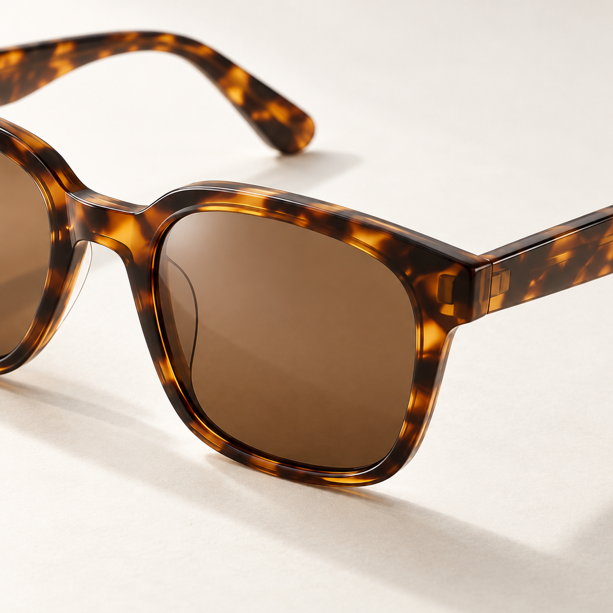 Shadevera Drift Square sunglasses, amber tortoise frame and tea brown lenses, detail view