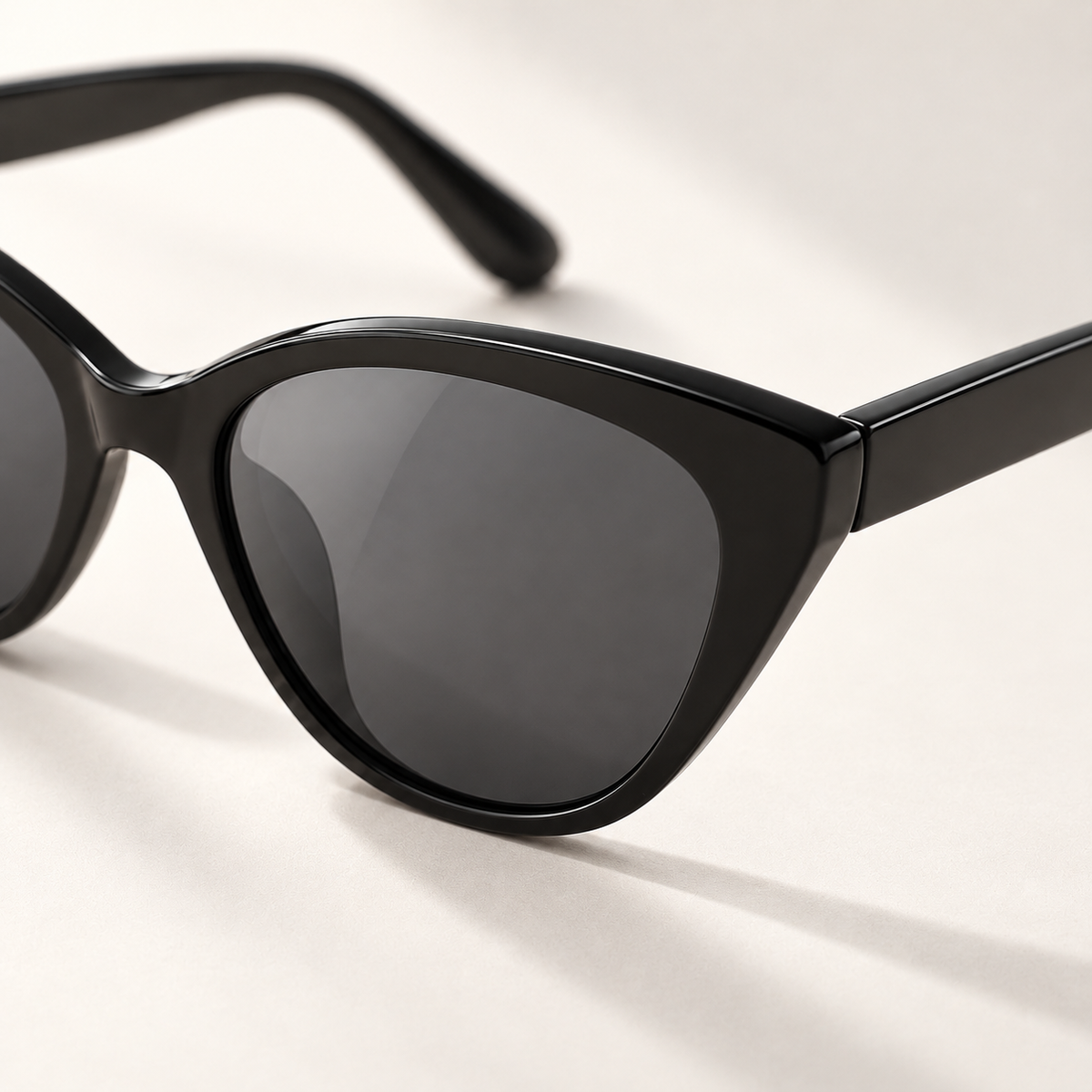 Shadevera Serein Cat-Eye sunglasses, gloss black frame and smoke gray lenses, detail view